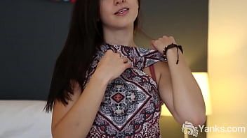 play Yankeska amatorska babe tindra uderza we wszystkie pozycje na drodze do orgazmu