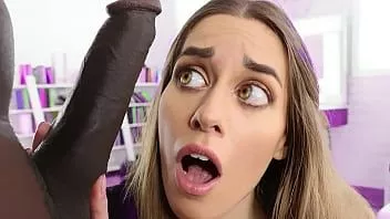 play Büyük horozunu emmek istediğini bilmediği bir bebeği ziyaret ediyor - ırklararası porno