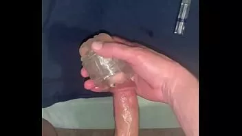 播放 独奏男性边缘和高潮与 fleshlight quickshot
