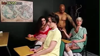 play Cfnm ir troie ipnotizzate masturbano il cazzo nero al college