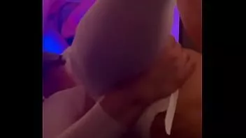 Afspelen Wit varken dp spit geroosterde gaten luchtdicht! meester beukt mijn kut met 5 leroy's 18in king kong bbc diep in mijn kontgat! help alsjeblieft mijn mond te vullen? _)