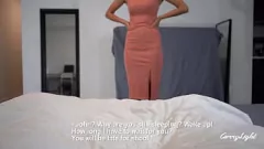 play Mama vitregă îl ajută pe fiul vitreg adolescent să se trezească cu o muie surpriză