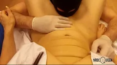 play Mănușile din latex ale asistentei obraznice degete și linge păsărică orgasm