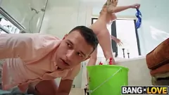 play Kegembiraan Ibu Tiri Tegar: Reagan Subur & Johnny Love