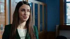 تشغيل طبيب معلق يفحص كس ابنة الزوجة المشاغب في فيلم جنسي قديم