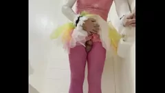 Odtwórz Sissy Cindicsissy bez użycia rąk sissygazm z dildo