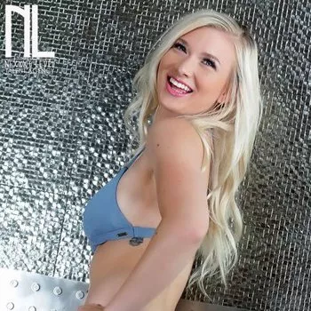 色情明星 Emily Right