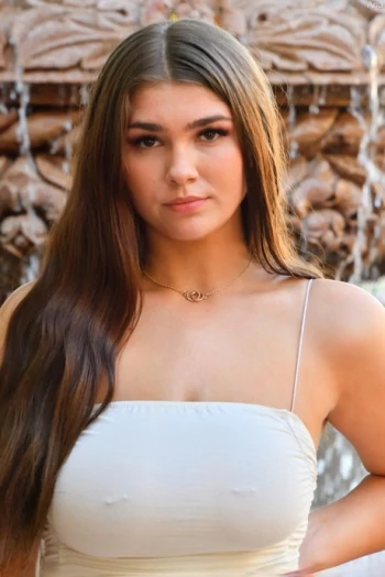 Порнозвезда Aria Taylor
