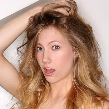 Actrita Ivy Wolfe