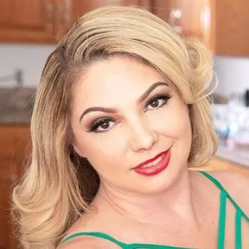 Actrita Kiki Daire