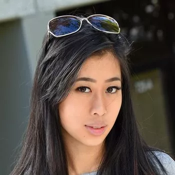 Actrita Jade Kush
